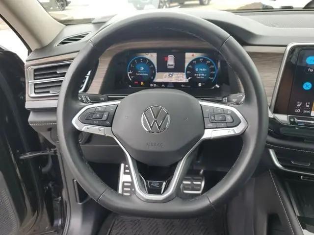 2025 Volkswagen Atlas 2.0T SEL Premium R-Line