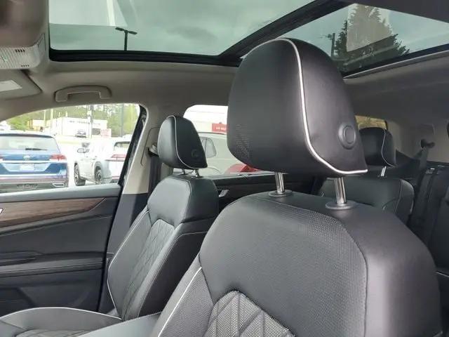 2025 Volkswagen Atlas 2.0T SEL Premium R-Line