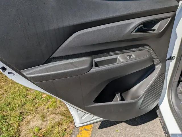 2027 Chevrolet Bolt LT FWD