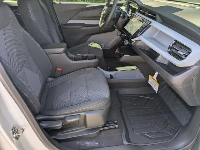 2027 Chevrolet Bolt LT FWD