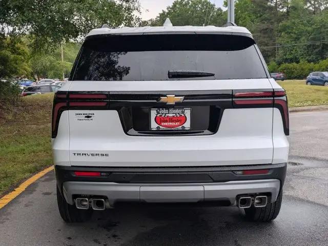 2026 Chevrolet Traverse FWD LT