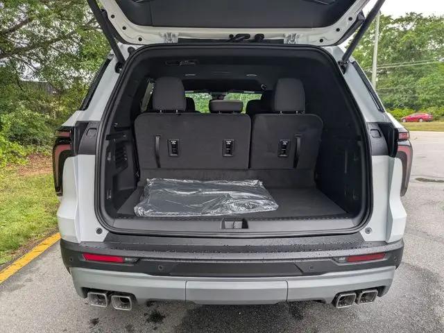 2026 Chevrolet Traverse FWD LT