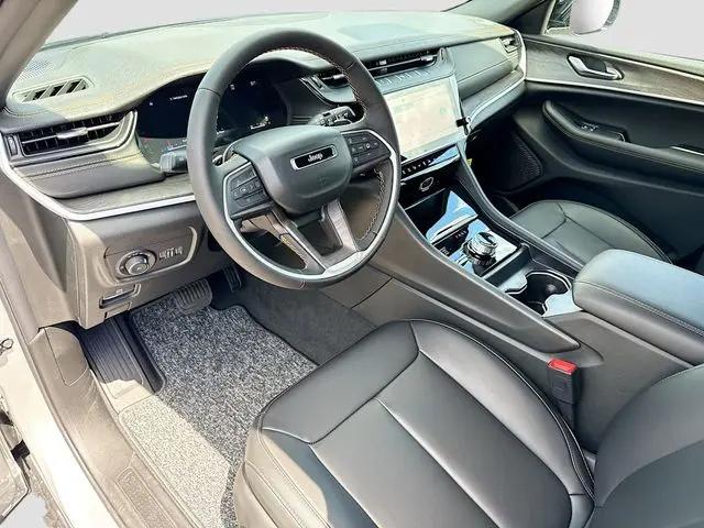2026 Jeep Grand Cherokee 85th Anniversary Edition
