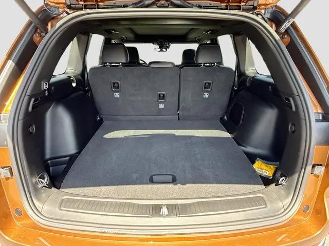2026 Jeep Grand Cherokee Limited 4x2