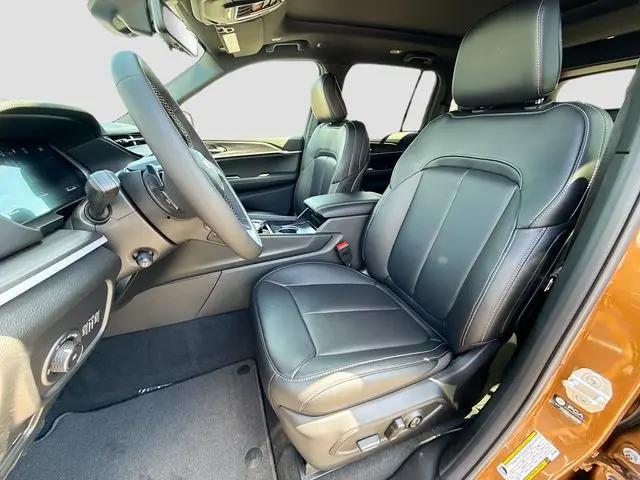 2026 Jeep Grand Cherokee Limited 4x2