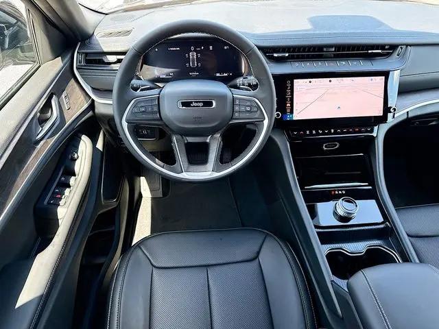2026 Jeep Grand Cherokee Limited 4x2