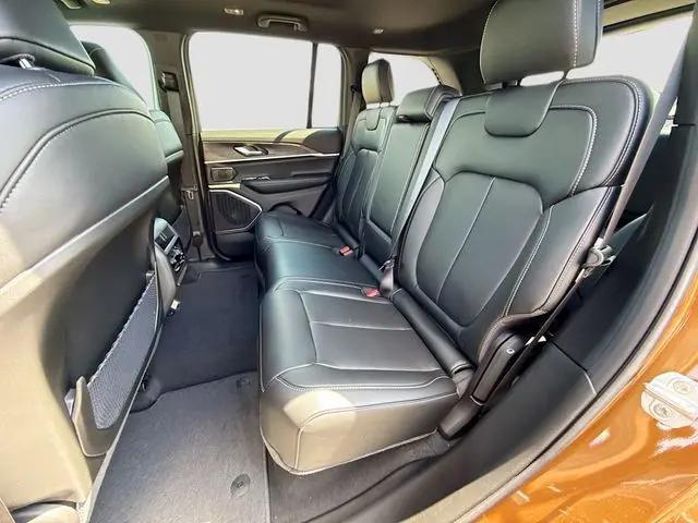 2026 Jeep Grand Cherokee Limited 4x2