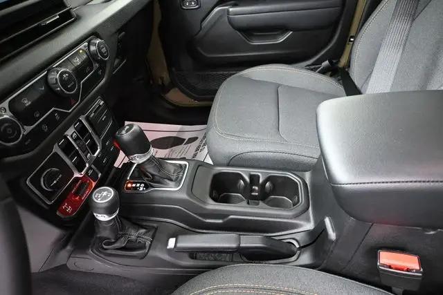 2025 Jeep Wrangler 4-Door Willys 4x4