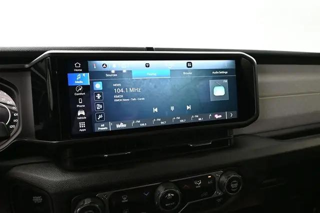 2025 Jeep Wrangler 4-Door Willys 4x4