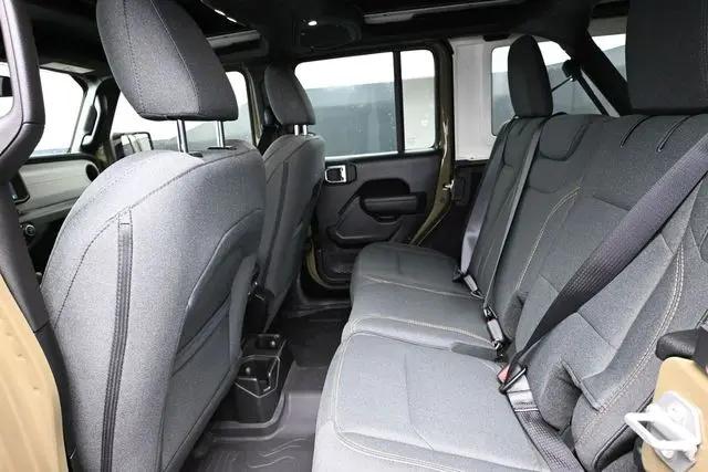 2025 Jeep Wrangler 4-Door Willys 4x4