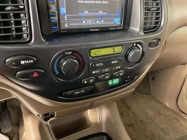 2003 Toyota Sequoia SR5 V8
