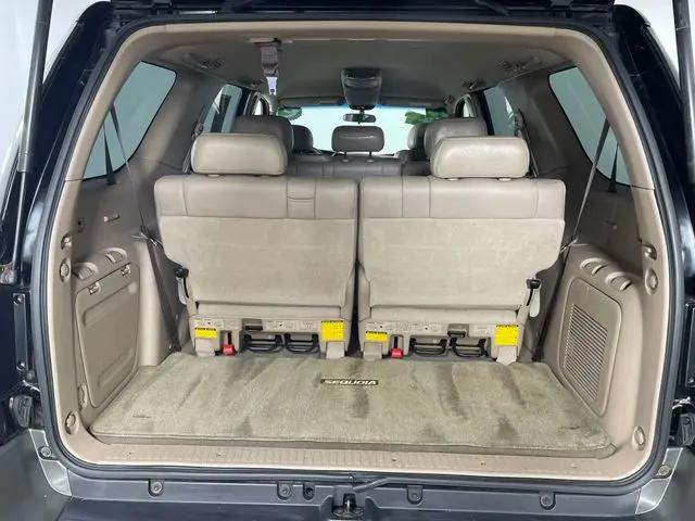 2003 Toyota Sequoia SR5 V8