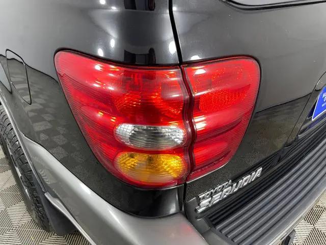 2003 Toyota Sequoia SR5 V8