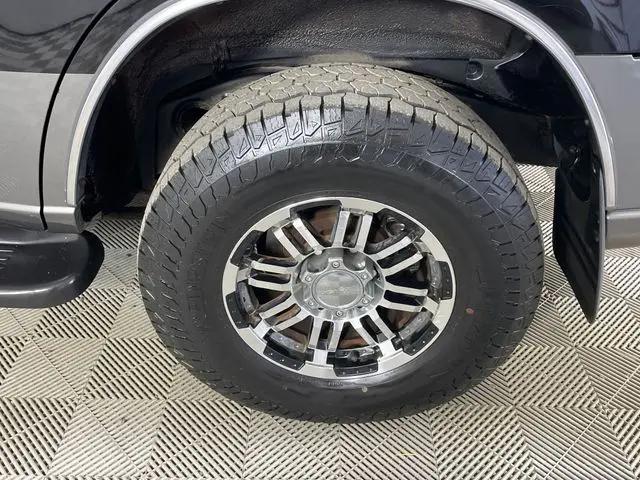 2003 Toyota Sequoia SR5 V8