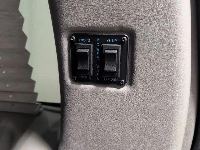 2021 Chevrolet Express Passenger RWD 2500 Regular Wheelbase LS
