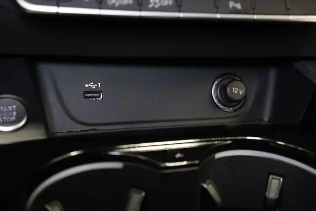 2023 Audi A4 Premium Plus 45 TFSI S line quattro S tronic