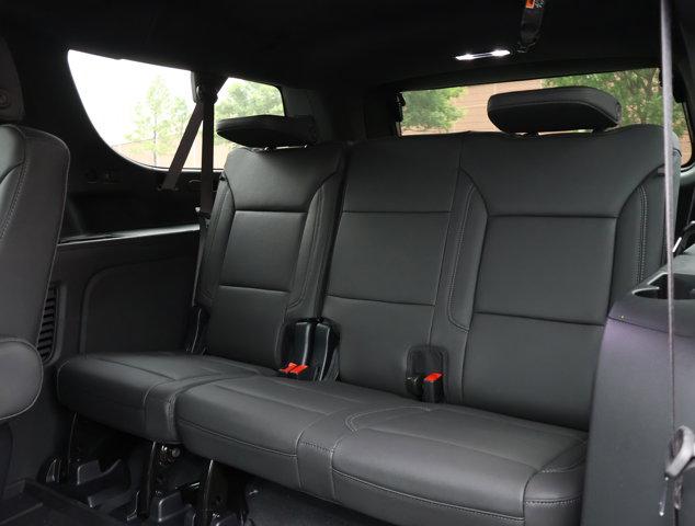 2026 Chevrolet Suburban LT, 4WD