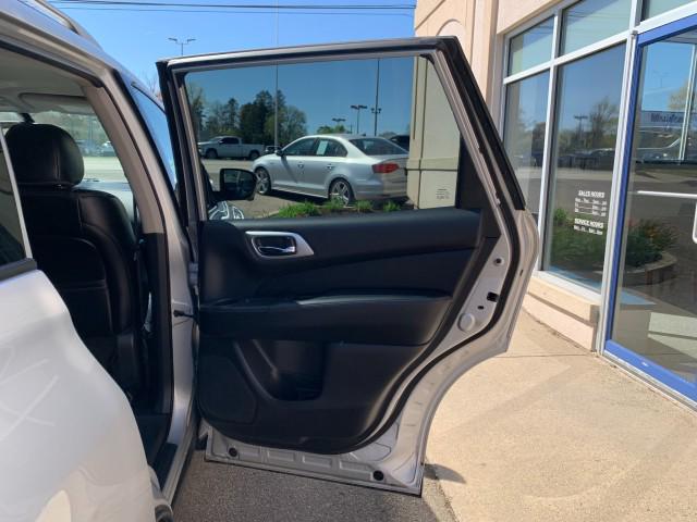 2020 Nissan Pathfinder SL 4WD
