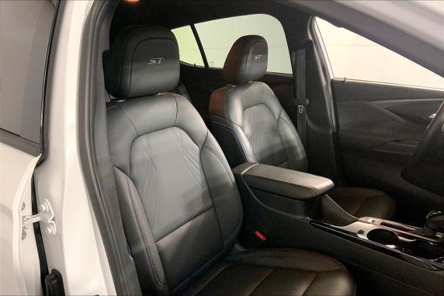 2025 Buick NV Sport Touring FWD