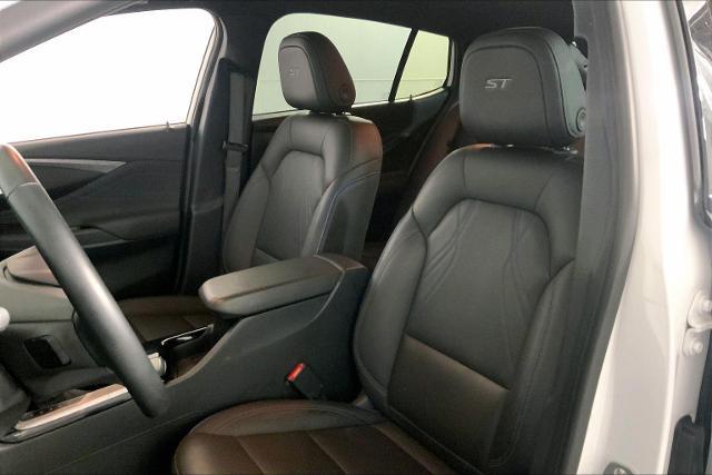 2025 Buick NV Sport Touring FWD