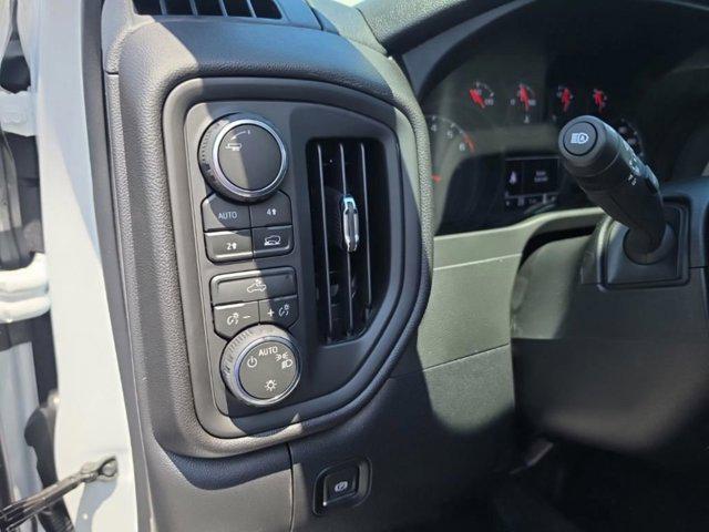 2026 Chevrolet Silverado 1500 4WD Crew Cab Short Bed Custom