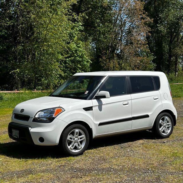2010 Kia Soul +