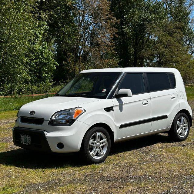 2010 Kia Soul +