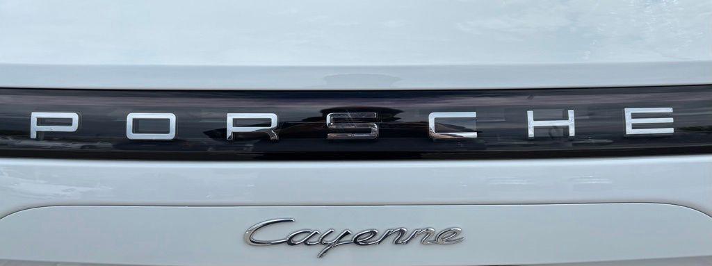 2021 Porsche Cayenne Base