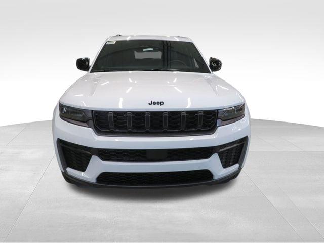 2026 Jeep Grand Cherokee GRAND CHEROKEE LAREDO ALTITUDE 4X4 2026 Jeep Grand Cherokee GRAND CHEROKEE LAREDO ALTITUDE 4X4