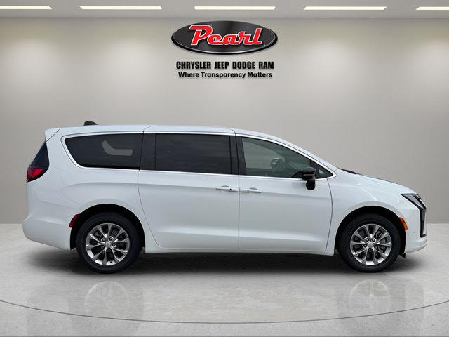2027 Chrysler Pacifica PACIFICA SELECT AWD