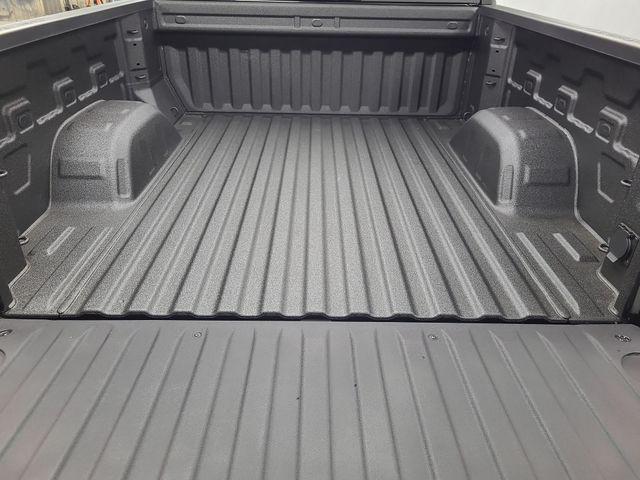2026 Chevrolet Silverado 1500 4WD Crew Cab Short Bed Custom