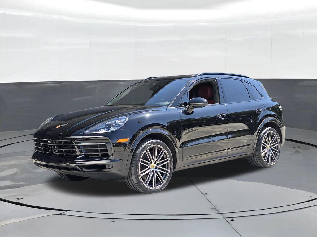 2023 Porsche Cayenne S's photo
