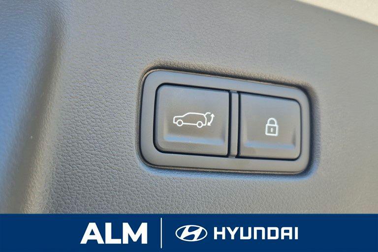 New 2026 Silver Hyundai Blue SEL 8P image 9