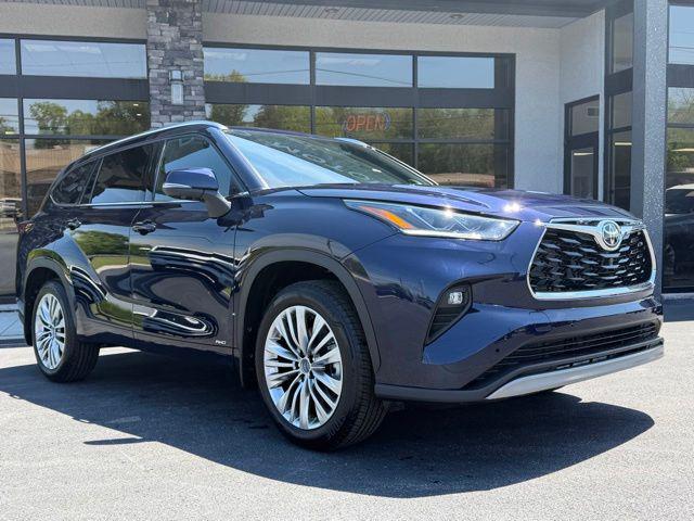 2026 Toyota Highlander Hybrid Platinum