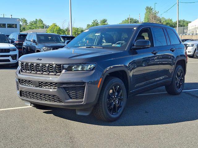 2026 Jeep Grand Cherokee GRAND CHEROKEE LAREDO ALTITUDE 4X4 2026 Jeep Grand Cherokee GRAND CHEROKEE LAREDO ALTITUDE 4X4
