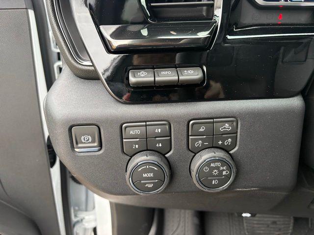 2026 Chevrolet Silverado 2500HD Crew Cab, Standard Bed, XR2, 4WD