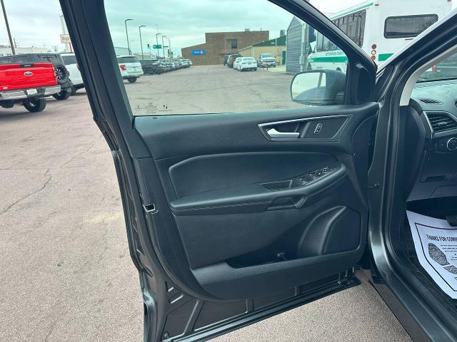 2020 Ford Edge SE