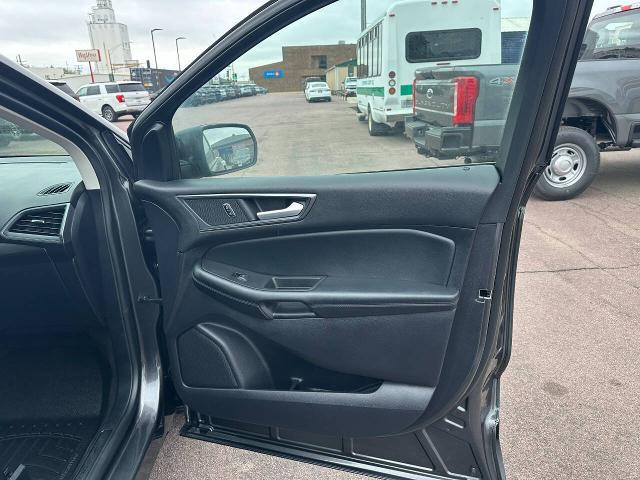 2020 Ford Edge SE