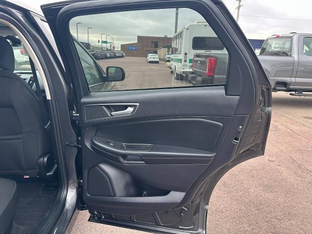 2020 Ford Edge SE