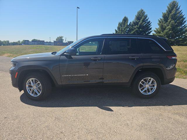 2026 Jeep Grand Cherokee GRAND CHEROKEE LAREDO X 4X4