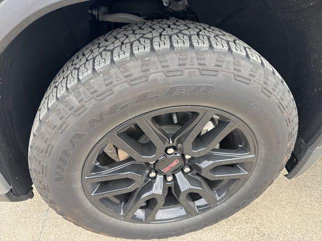 2024 GMC Sierra 1500 4WD Crew Cab Short Box Elevation with 3SB