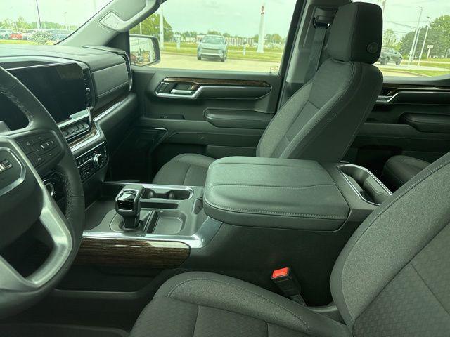 2024 GMC Sierra 1500 4WD Crew Cab Short Box Elevation with 3SB