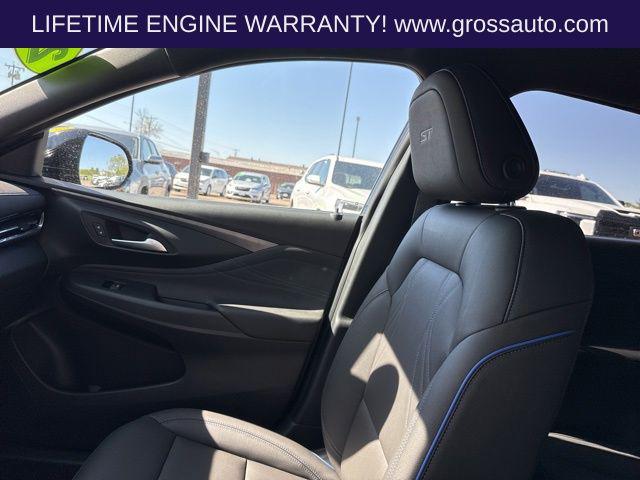 2026 Buick NV Sport Touring FWD