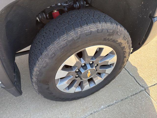 2024 Chevrolet Silverado 2500HD 4WD Crew Cab Standard Bed Custom