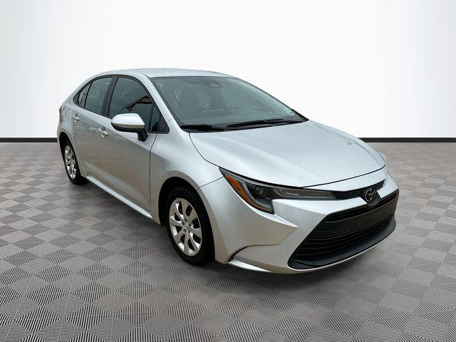 2025 Toyota Corolla LE CVT's photo