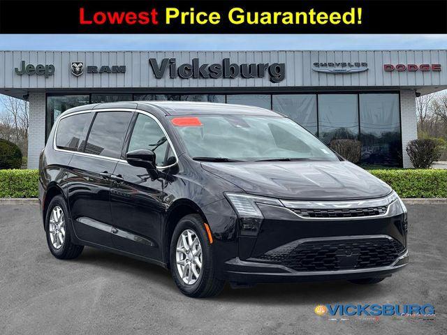 2027 Chrysler Pacifica Select for sale in Vicksburg, MI