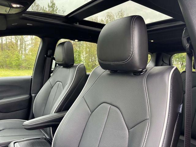 2027 Chrysler Pacifica Limited