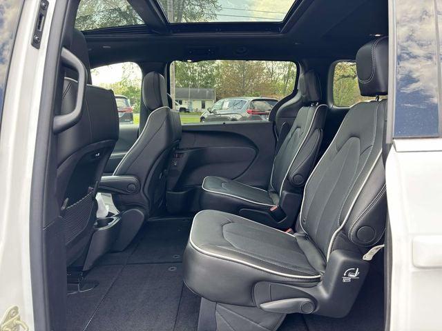 2027 Chrysler Pacifica Limited