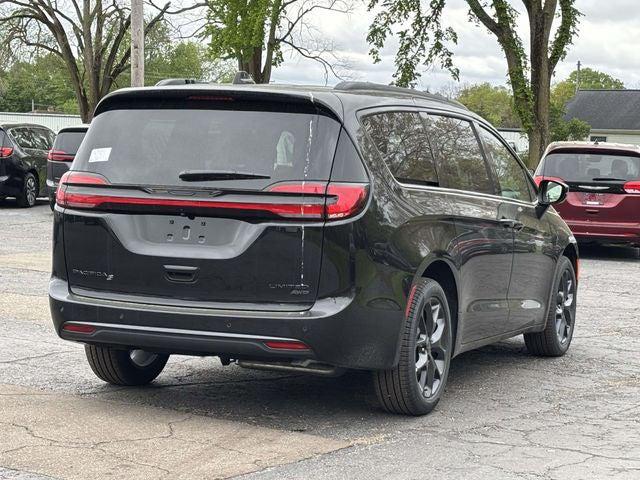 2027 Chrysler Pacifica Limited