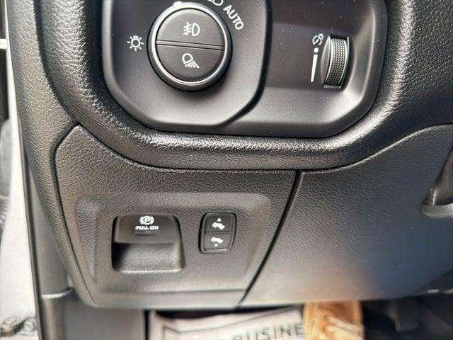 2022 Ram 1500 Big Horn Crew Cab 4x4 5'7" Box
